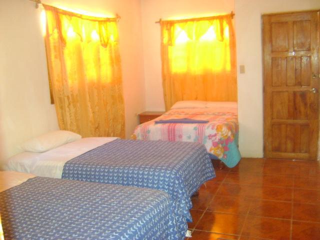 Las Gardenias Hotel Puerto Villamil Exterior photo